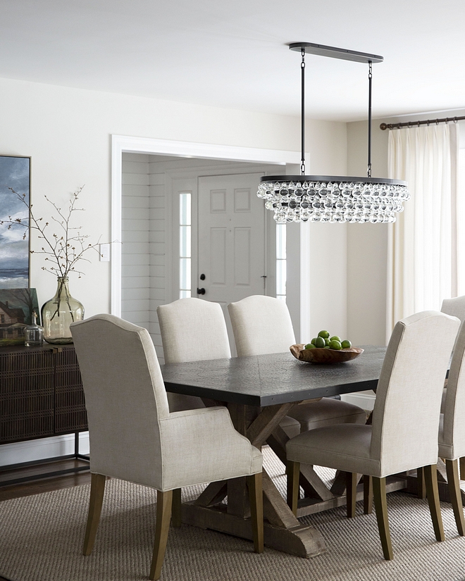 Comfortable dining room Having comfortable chairs is a must in any dining area Keep this in mind, no one can enjoy a long and pleasant meal sitting on unpleasant chairs #Comfortablediningroom #diningroom