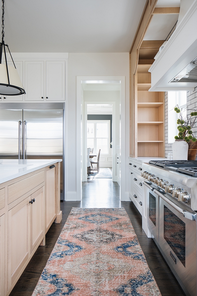 Kitchen runner Good color to be used with Quarter Sawn Oak Kitchen Quarter Sawn Oak Kitchen Kitchen runner #QuarterSawn #OakKitchen #kitchenrunner #kitchen #runner