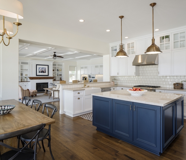 Narrow Kitchen Island Renovation Adding a narrower but longer island makes this kitchen feel more spacious and more functional Narrow Kitchen Island Renovation #NarrowKitchenIslandRenovation #KitchenIslandRenovation