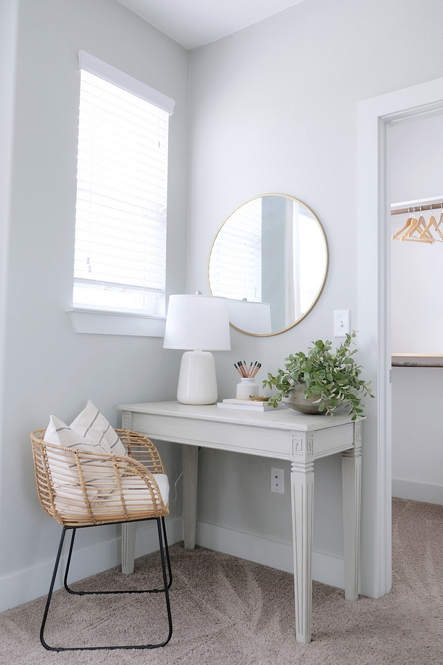 Small desk Bedroom with small desk area perfect for a guest bedroom #bedroom #desk #smalldesk