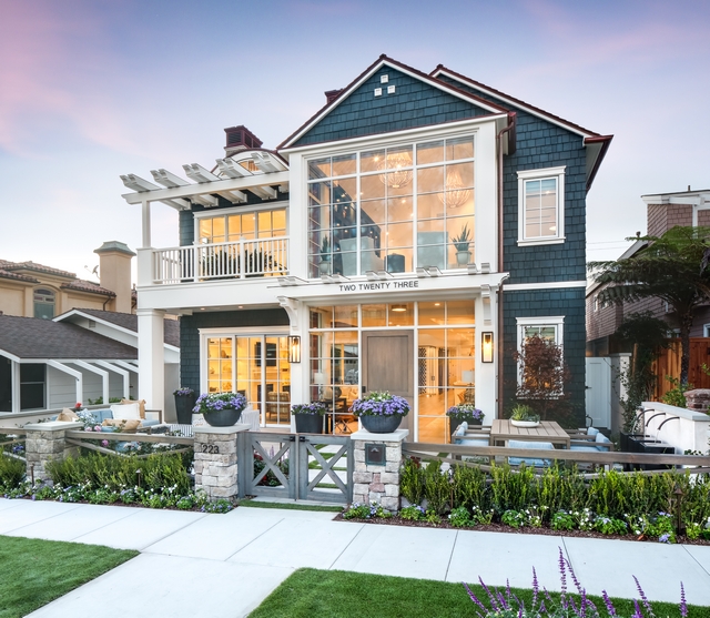 Shingle Coastal Home Shingle Coastal Home Design Shingle Coastal Home Architecture California Shingle Coastal Home #ShingleCoastalHome #ShingleHome #CoastalHome #ShingleCoastalHomes #Architecture #CaliforniaCoastalHome #CaliforniaHomes