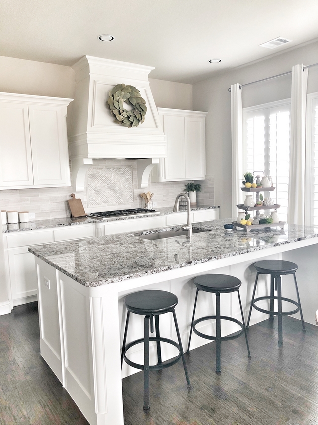 White kitchen with granite countertop Best granite countertop for white kitchens White kitchen with granite countertop White kitchen with granite countertop White kitchen with granite countertop White kitchen with granite countertop #Whitekitchen #granitecountertop