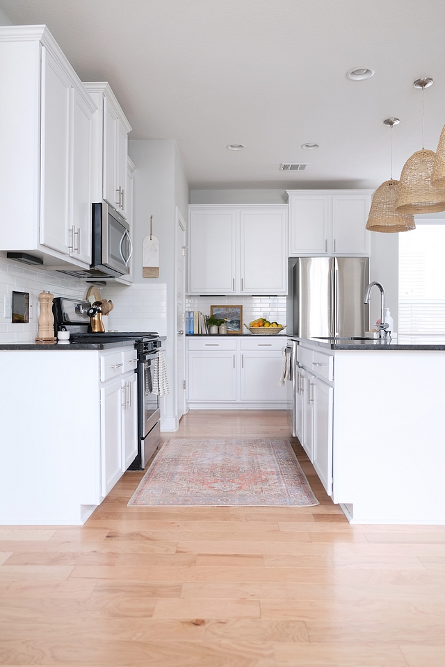 Kitchen Cabinets 42” Armstrong Sienna Cabinets in Alpine White #KitchenCabinets #ArmstrongSiennaCabinets #AlpineWhite