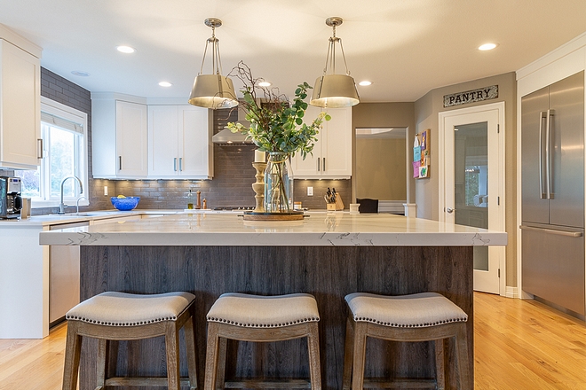 Kitchen wall paint color Walls are Sherwin Williams Light French Grey and trim is Benjamin Moore White Dove #kitchen #paintcolor #wallpaintcolor #SherwinWilliamsLightFrenchGrey