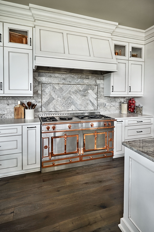 White kitchen with grey tile backsplash The kitchen backsplash tile Grey Travertine Tile White kitchen with grey tile backsplash ideas White kitchen with grey tile backsplash #Whitekitchen #greytile #greybacksplash