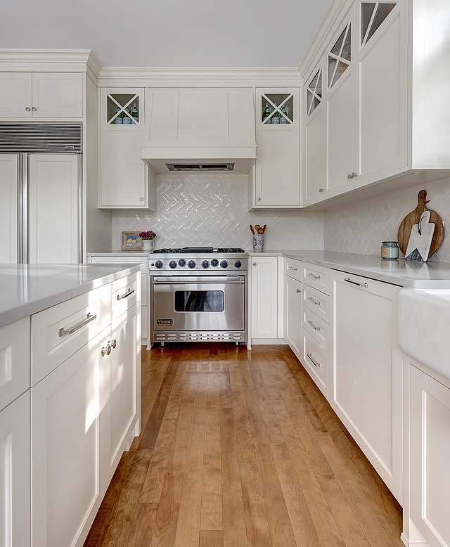 Creamy white kitchen cabinet painted in Benjamin Moore White Dove with Ivory handmade subway tile in herringbone pattern Kitchen Kitchen cabinet Creamy white kitchen cabinet painted in Benjamin Moore White Dove with Ivory handmade subway tile in herringbone pattern #Creamywhitekitchencabinet #Creamywhitekitchen #Creamywhitecabinet #BenjaminMooreWhiteDove