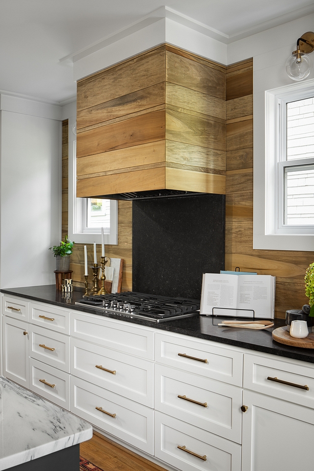 Kitchen Shiplap Hood Shiplap Backsplash The custom shiplap hood and shiplap backsplash was built to match the fireplace #Kitchen #Shiplap #Hood #Backsplash #shiplaphood #shiplapbacksplash