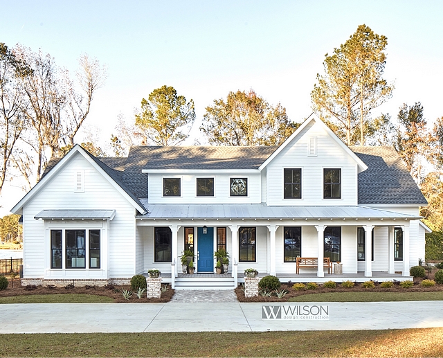 White Modern Farmhouse with Front Porch White Modern Farmhouse with Front Porch and metal roof White Modern Farmhouse with Front Porch #WhiteModernFarmhouse #FrontPorch #farmhouseporch