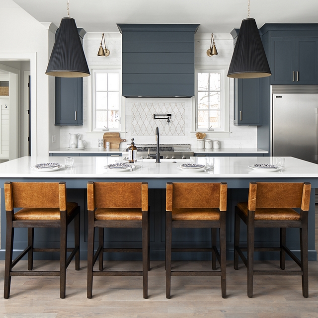 Kitchen Navy cabinetry Navy cabinetry is trending big right now, and for good reason. We went with that trend and painted these custom cabinets in Benjamin Moore Lead Gray Kitchen Navy cabinetry paint color Kitchen Navy cabinetry #KitchenNavycabinetry #Navycabinetry
