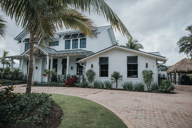 White modern farmhouse paint color Super White by Benjamin Moore Modern Farmhouse Beach House Paint Color Super White by Benjamin Moore White modern farmhouse paint color Super White by Benjamin Moore White modern farmhouse paint color Super White by Benjamin Moore #Whitemodernfarmhouse #paintcolor #SuperWhiteBenjaminMoore