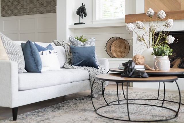 Living room textures Living toom decor I love playing with textures and layers as you can see from my sofa styling. The oversized knitted blanket and large chopped pillows make this a spot to melt into #livingroom #decor #textures #homedecor