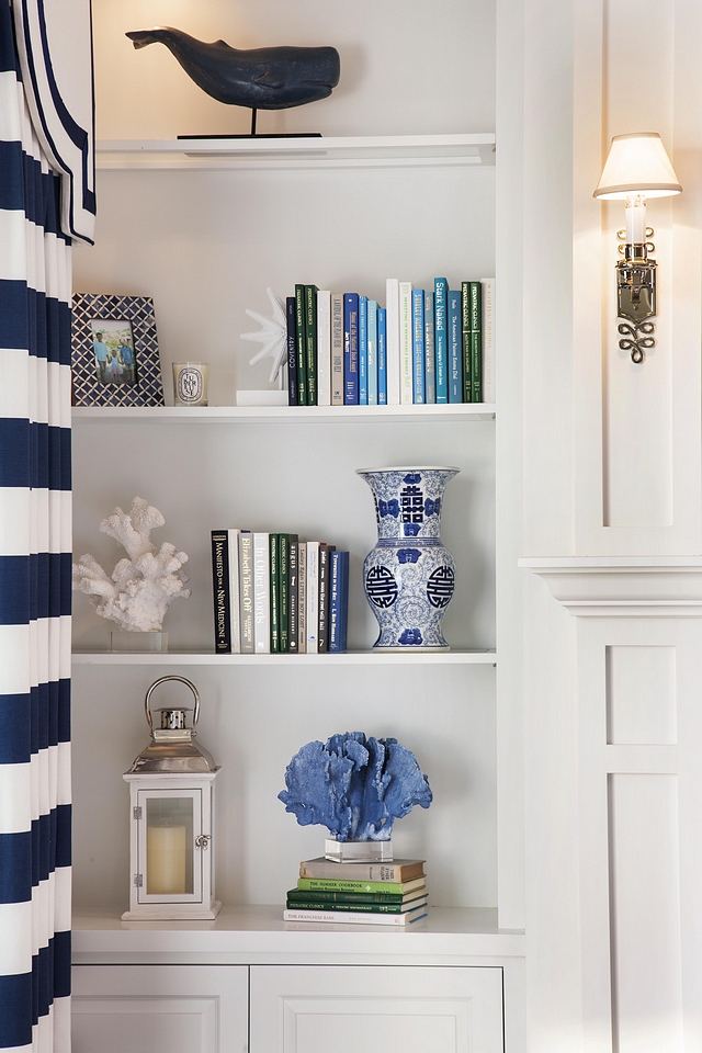 Coastal Bookshelf Decor Coastal Bookcase Decor Inspiration How to decorate your bookshelves Coastal Bookshelf Decor Coastal Bookcase Decor Inspiration How to decorate your bookshelves #CoastalBookshelfDecor #BookcaseDecor #BookshelfDecor 