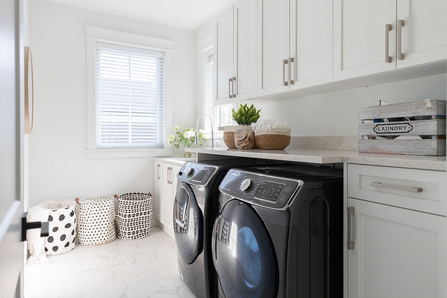 Sherwin Williams Pure White Sherwin Williams Pure White Laundry room cabinet paint color Sherwin Williams Pure White Sherwin Williams Pure White #SherwinWilliamsPureWhite