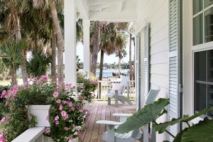 Florida Beach Cottage - Home Bunch Interior Design Ideas