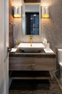 Transitional Lake House Interior Design Ideas - Home Bunch Interior ...