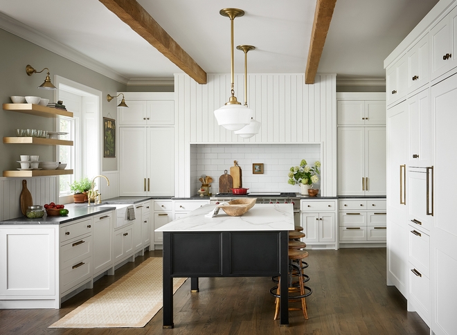 Aïe!  29+  Raisons pour Kitchen Renovations Ideas! Kitchen cabinets are the most prominent feature of the room.