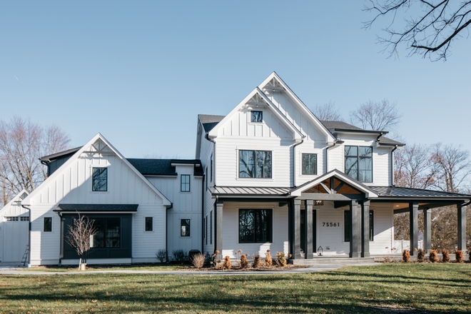 Modern Farmhouse with Wrap-around Porch - Home Bunch Interior