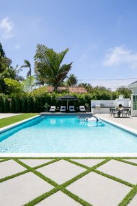 California Pool Cabana Design - Home Bunch Interior Design Ideas