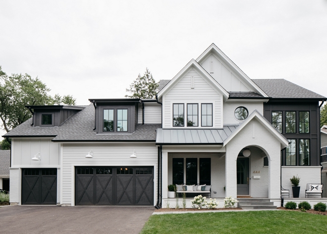 Featured image of post Trending Exterior House Colors 2021 - We hope these inspiring exterior house color trends bring out the picasso in you and you decide to give your home a complete makeover.