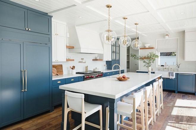 Blue-and-white-kitchen