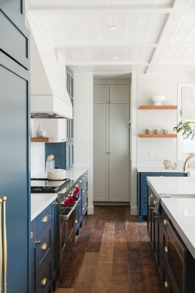 Chantilly Lace by Benjamin Moore White Kitchen Cabinetry Shaker Style in Chantilly Lace by Benjamin Moore