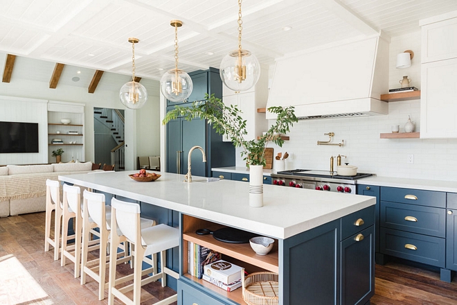 Two-toned-kitchen-cabinet