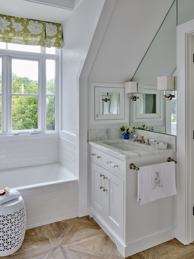 Traditional White Bathroom in Benjamin Moore White Dove Traditional White Bathroom in Benjamin Moore White Dove Traditional White Bathroom in Benjamin Moore White Dove Traditional White Bathroom in Benjamin Moore White Dove Traditional White Bathroom in Benjamin Moore White Dove Traditional White Bathroom in Benjamin Moore White Dove #TraditionalWhiteBathroom #TraditionalBathroom #WhiteBathroom #BenjaminMooreWhiteDove #BenjaminMoore