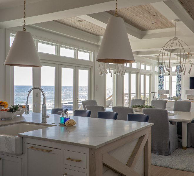 Florida Beach House Kitchen - Home Bunch Interior Design Ideas