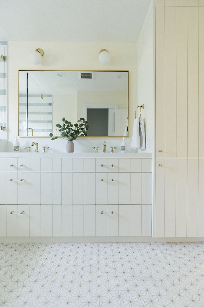 Flat with vertical paneling design cabinet in Benjamin Moore OC-117 Simply White Flat with vertical paneling design cabinet in Benjamin Moore OC-117 Simply White Flat with vertical paneling design cabinet in Benjamin Moore OC-117 Simply White Flat with vertical paneling design cabinet in Benjamin Moore OC-117 Simply White Flat with vertical paneling design cabinet in Benjamin Moore OC-117 Simply White #Flatverticalpaneling #cabinetdesign #cabinet #BenjaminMooreOC117SimplyWhite