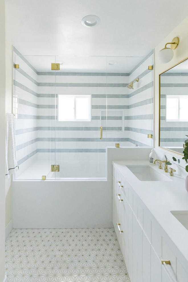 Bathroom-with-Marble-flower-mosaic-floor-tile