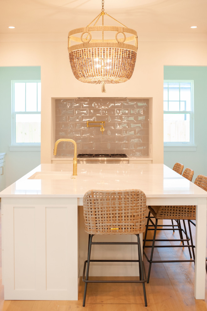 Kitchen Design With sparkling gold hardware and a backsplash of gray oversized tiles you’ll never want to leave the kitchen Kitchen Design With sparkling gold hardware and a backsplash of gray oversized tiles you’ll never want to leave the kitchen Kitchen Design With sparkling gold hardware and a backsplash of gray oversized tiles you’ll never want to leave the kitchen #KitchenDesign #Kitchen #goldhardware #backsplash #graytile #oversizedtile