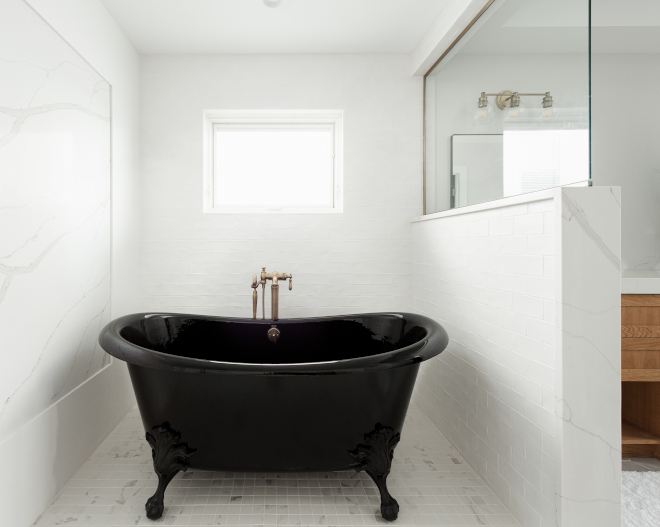 Black clawfoot soaking tub