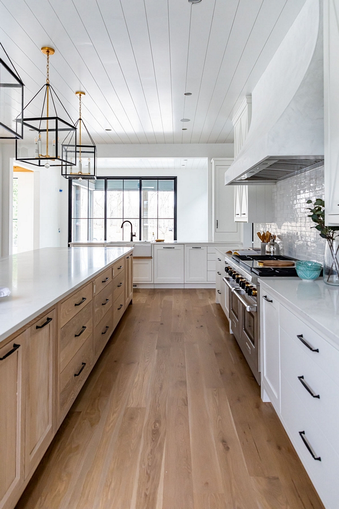 Benjamin Moore Oxford White with White Oak kitchen island stained in Rubio Monocoat Smoke with White Oil #BenjaminMooreOxfordWhite #WhiteOak #kitchenisland #RubioSmoke #WhiteOil