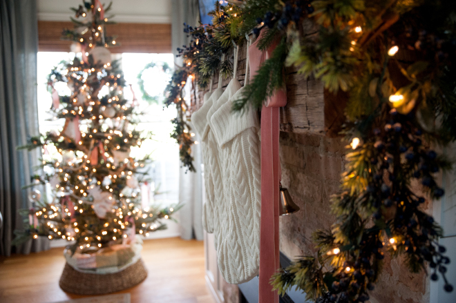 Farmhouse-Christmas-Tree-Farmhouse-Fireplace-Mantel