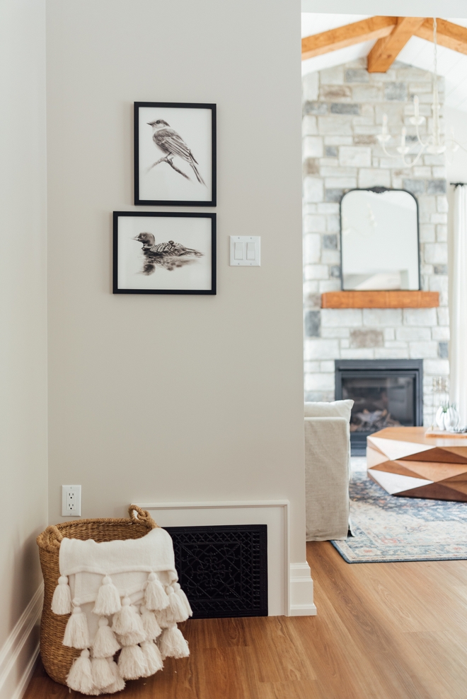 Benjamin Moore OC-27 Balboa Mist is one of the most-recommended neutral paint colors Benjamin Moore OC-27 Balboa Mist was applied in Eggshell finish #neutralpaintcolor #neutrals #BenjaminMooreOC27BalboaMist #BenjaminMoore