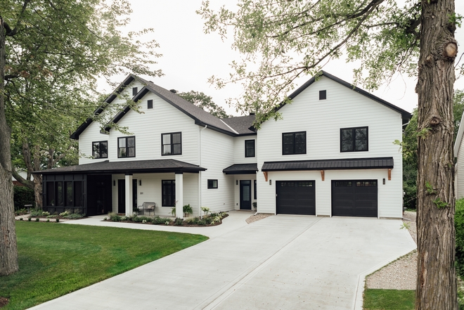 New-construction Modern Farmhouse Rebuilding a Dream