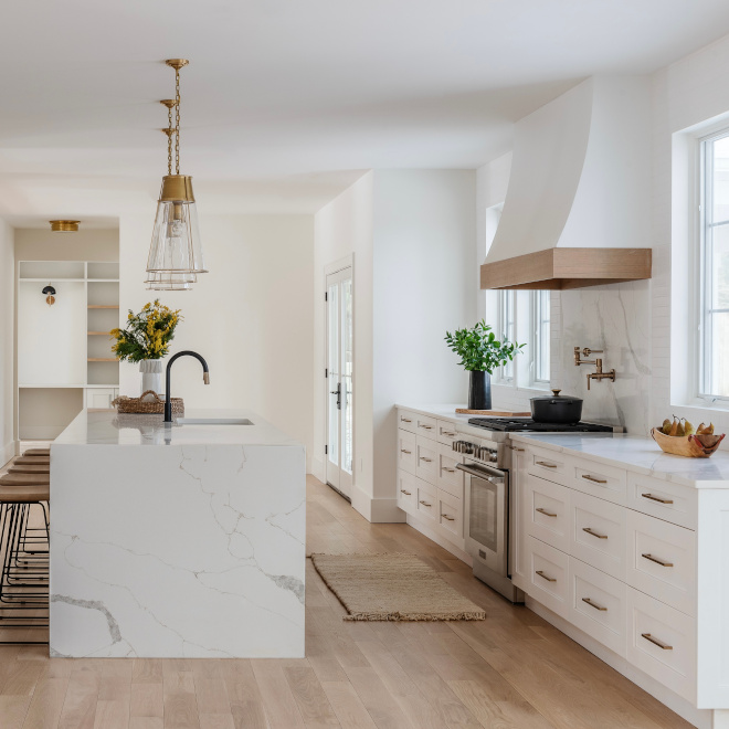 Benjamin Moore Bright White Kitchen Paint Color Bightest White Paint Color for Kitchens Benjamin Moore Bright White Kitchen Paint Color Bightest White Paint Color for Kitchens #BenjaminMooreBrightWhite #Kitchen #PaintColor #BightestWhite #WhitePaintColor #Kitchens