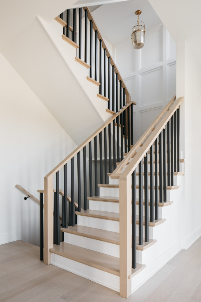  Staircase combination of light wood black balusters and the classic white paint color Staircase combination of light wood black balusters and the classic white paint color Staircase combination of light wood black balusters and the classic white paint color #Staircase #lightwood #blackbalusters #classic #white #paintcolor