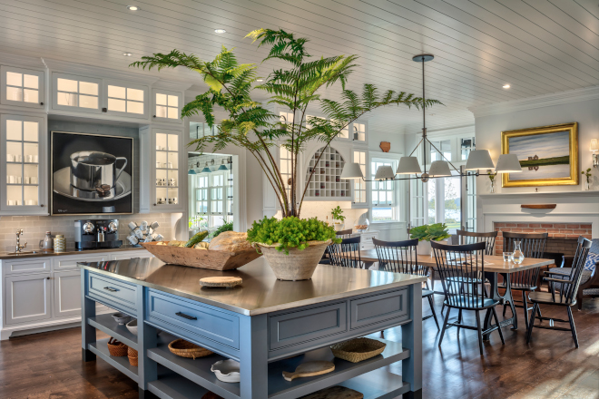 The kitchen also includes a dining area coffee bar and an attached screened porch that allows gracious waterfront dining #kitchen #diningarea #coffeebar #screenedporch #waterfront #dining