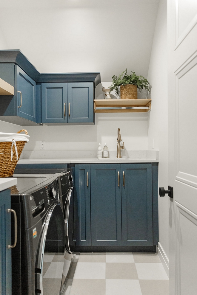 Benjamin Moore Newburyport Blue Benjamin Moore Newburyport Blue Benjamin Moore Newburyport Blue Benjamin Moore Newburyport Blue #BenjaminMooreNewburyportBlue