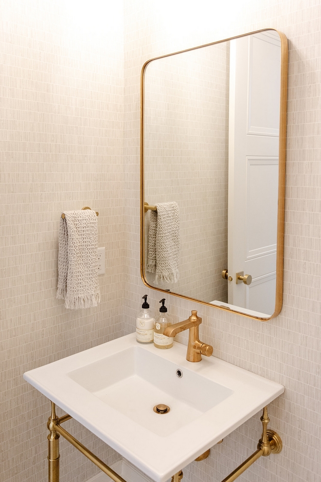 Bathroom Brushed Brass Bathroom Brushed Brass accents Bathroom Brushed Brass accents #Bathroom #BrushedBrass