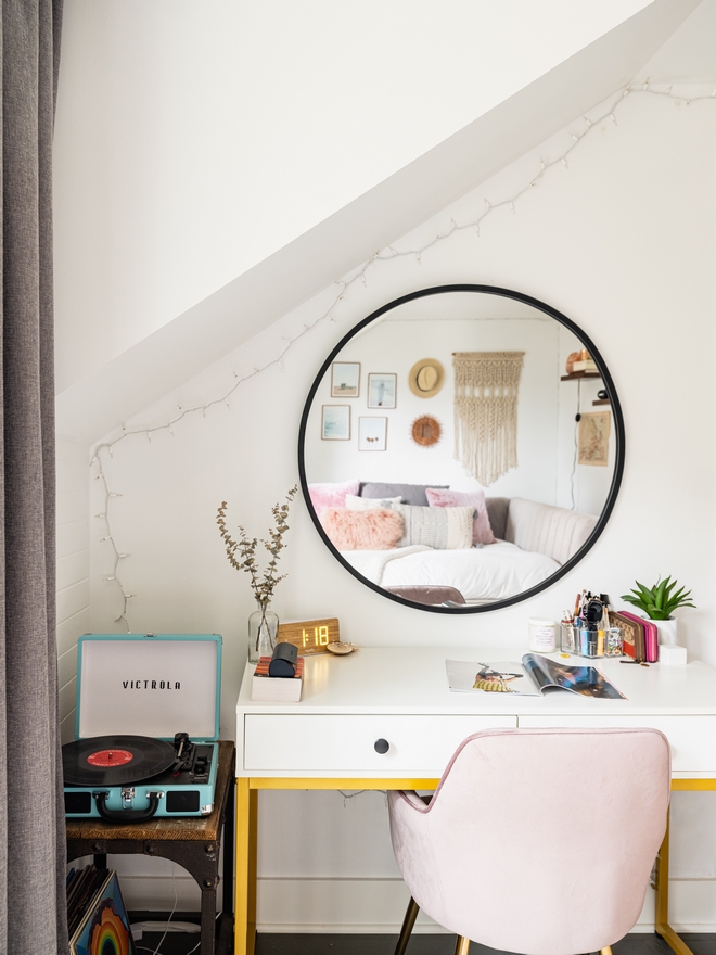 Teen Bedroom Office Desk Area Make-up Vanity
