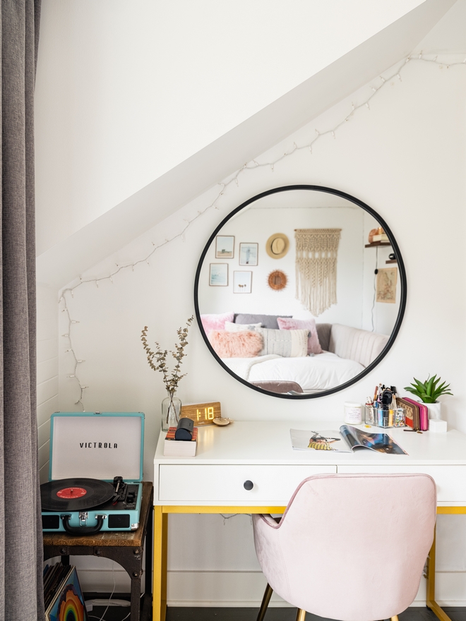 Teen Bedroom Office Desk Area Make-up Vanity