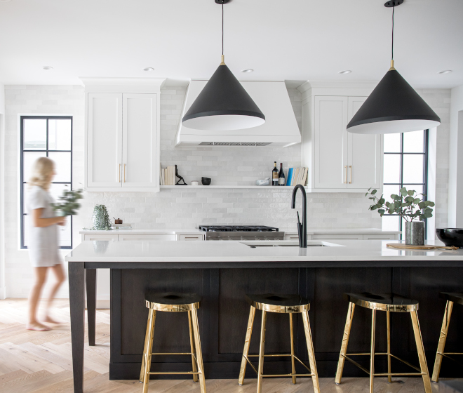 Black and white kitchen This black and white Kitchen looks stylish luxurious and clean I am loving the idea of adding a shelf over the range for extra storage Black and white kitchen #Blackandwhitekitchen #Blackandwhite #kitchen #stylish #luxurious #clean #shelf #range #storage