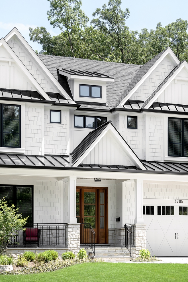 Benjamin Moore White Dove Benjamin Moore White Dove Modern Farmhouse exterior Benjamin Moore White Dove Benjamin Moore White Dove Benjamin Moore White Dove Modern Farmhouse exterior Benjamin Moore White Dove #BenjaminMooreWhiteDove #ModernFarmhouse #exterior #BenjaminMoore #paintcolor