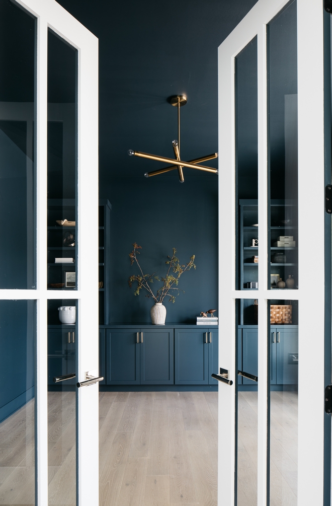 Farrow and Ball Hague Blue with Benjamin Moore Chantilly Lace Farrow and Ball Hague Blue with Benjamin Moore Chantilly Lace Farrow and Ball Hague Blue with Benjamin Moore Chantilly Lace #FarrowandBallHagueBlue #BenjaminMooreChantillyLace