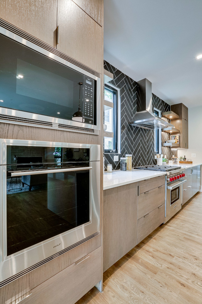 Slab White Oak Kitchen Slab White Oak Kitchen with finger pulls and herringbone tile #Slab #WhiteOak #Kitchen #SlabWhiteOakKitchen #fingerpulls #herringbonetile