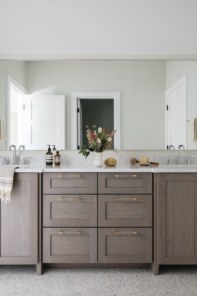 Gray White Oak Cabinet stained with Frozen Fog Daystone Gray White Oak Cabinet Gray White Oak Cabinet stained with Frozen Fog Daystone Gray White Oak Cabinet #GrayWhiteOak #WhiteoakCabinet