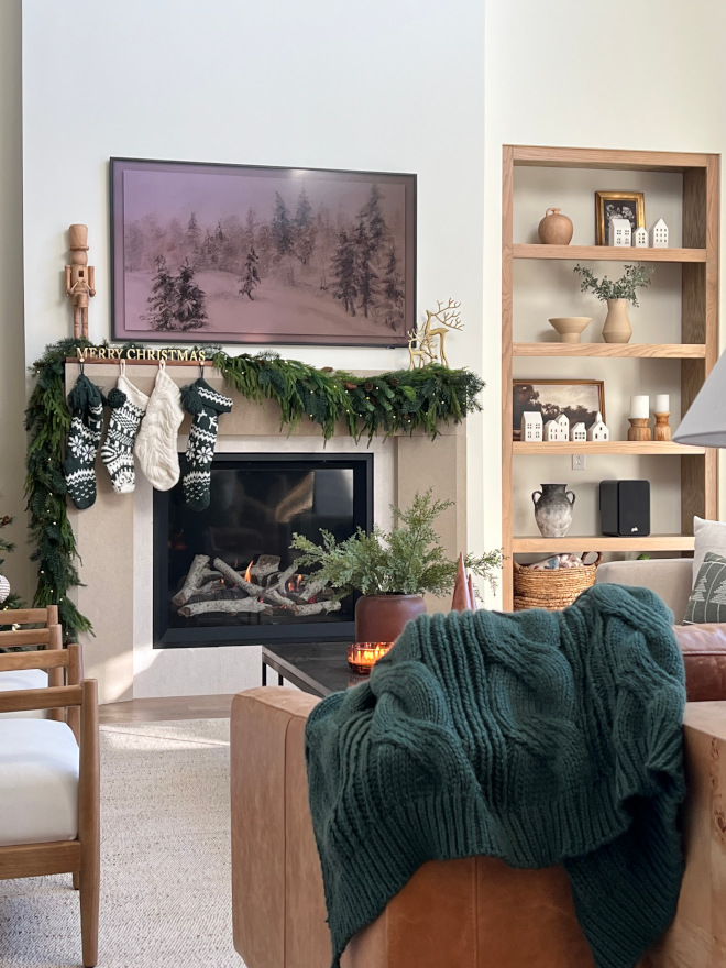 Oak Fireplace Built-ins I love the warmth the wood brings into the living room Oak Fireplace Built-ins I love the warmth the wood brings into the living room #OakFireplaceBuiltins