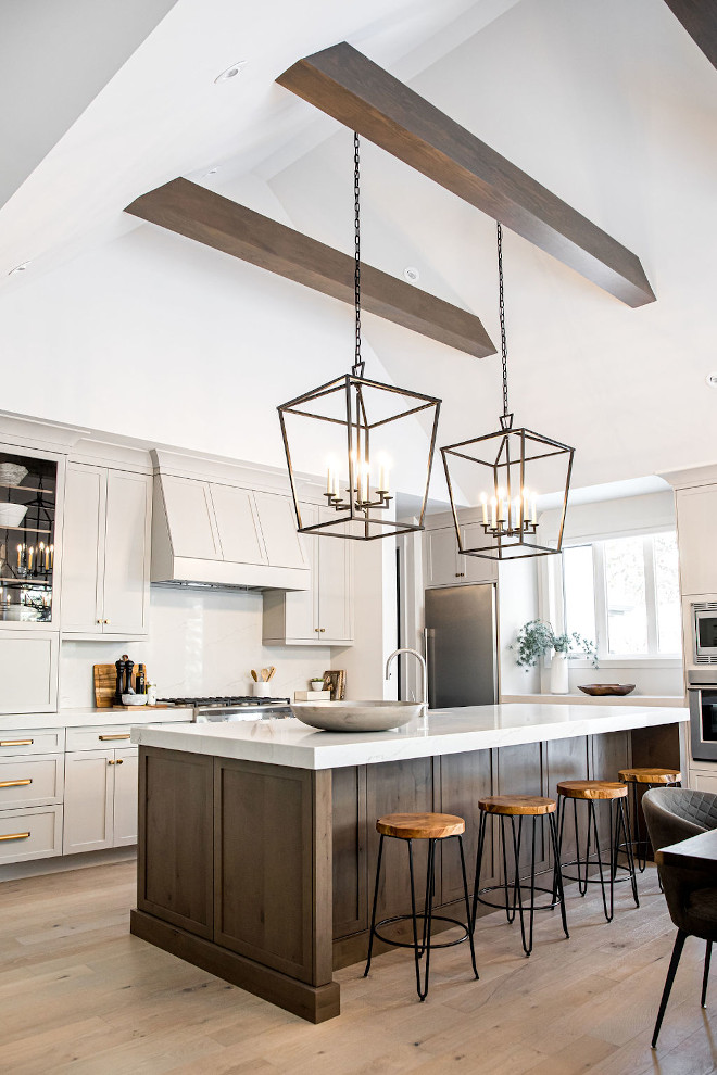 Kitchen Vaulted Ceiling Tall vaulted ceilings with custom beams add so much interest to this gorgeous kitchen Kitchen Vaulted Ceiling Tall vaulted ceilings with custom beams add so much interest to this gorgeous kitchen Kitchen Vaulted Ceiling Tall vaulted ceilings with custom beams add so much interest to this gorgeous kitchen #Kitchen #VaultedCeiling #Tallceiling #beams #kitchen